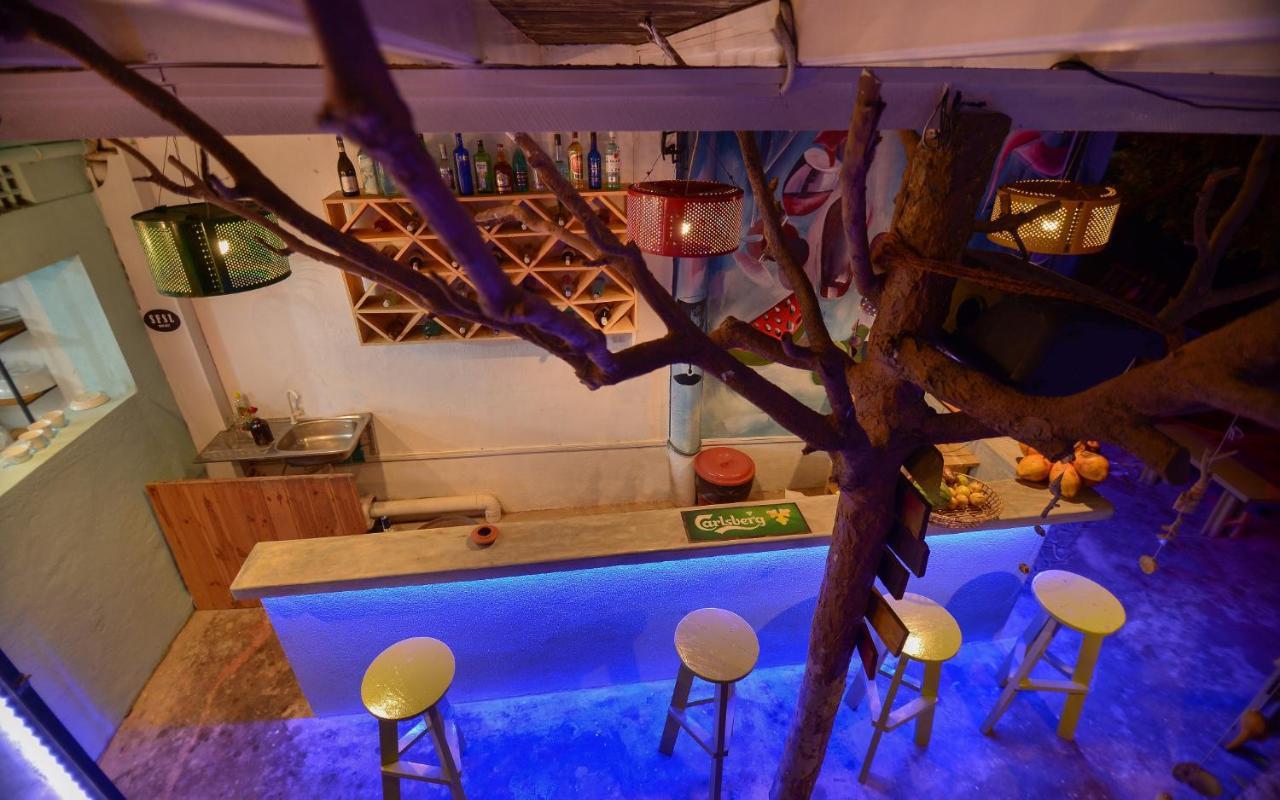 Palm Leaf Surf Cafe Hotel Galle Eksteriør billede